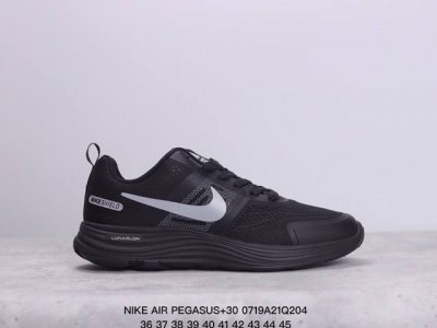 耐克nike Air Pegasus+30登月系列缓震跑步鞋运动休闲鞋 采用了小气垫 Air-Zoom 的设计，升级中底为cushlon St，材质上更显得轻盈