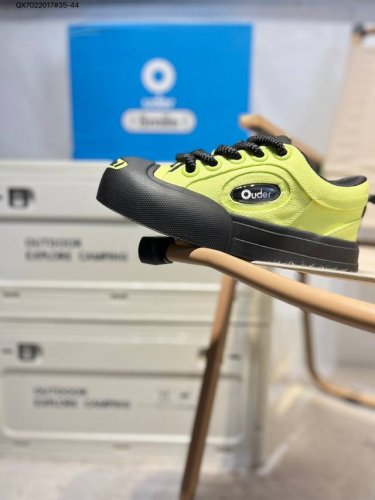 开口笑萌鞋 Ouder 超级萌丑鞋 新品 专柜新款大头开口笑帆布鞋系列 此品牌以丑萌膨胀设计风格备受关注 品牌旨在为当代男女打造年轻 潮流 时髦 不一样的美 新