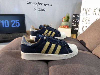 阿迪达斯Adidas三叶草 Superstar贝壳头经典百搭休闲运动板鞋 货号 Jh5577 尺码：36-45 带半码。65Xvoz2730