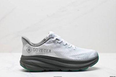 公司级Hoka M Clifton 9 Gtx 全新配色 网面透气 公路运动鞋 新款采用超厚中底的设计 让它跑在了其他厂商的前面 推出的跑鞋以缓震和轻量的优势