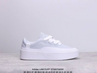 公司级阿迪达斯 Adidas Labcourt 私人订单 实拍首发 鞋面使用了绒毛麂皮 鞋面和鞋底连接处使用了包边处理 看起来更加精致有型 内里也使用了光滑的优