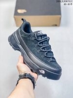 北面The North Face Glenclyffe圆头系带耐磨低帮跑步鞋 男款，简约大方的造型设计，给人以随性休闲的时尚格调，穿着舒适轻便，运动灵活自如，满