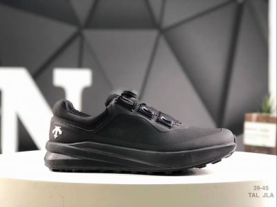 420 公司级Descente迪桑特轻盈皮鞋 时尚休闲运动板鞋 厚底**男士商务鞋 货号：D3432Lcr23 尺码：39-45 Tal Jla
