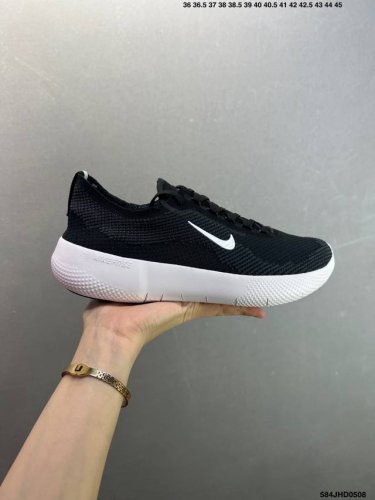 耐克Nike Free 超轻量休闲运动透气慢跑鞋 码数：36 36.5 37.5 38 38.5 39 40 40.5 41 42 42.5 43 44 45