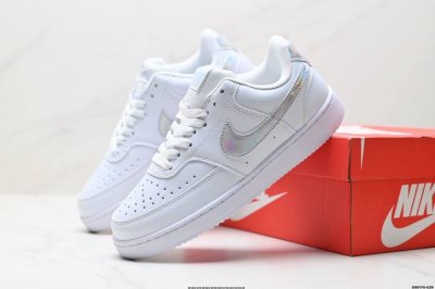 真标Nike Court Vision Lo 低帮百搭 透气休闲运动板鞋 兼顾舒适脚感和出众风范 演绎匠心之作 结构性的支撑贴合感结合复古篮球设计 货号:Dh2