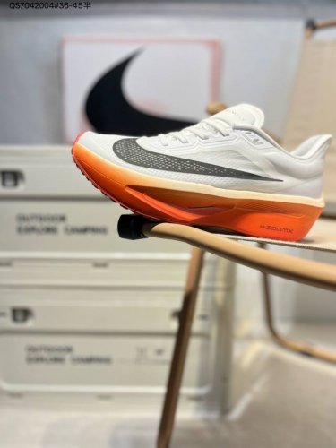 Nike Air Zoom Rival Fly 6 超轻跑步鞋 织物减震轻盈跑步鞋 公司级 该鞋款专为训练和竞速而生 助力疾速畅跑 采用柔软的泡绵缓震配置 结合