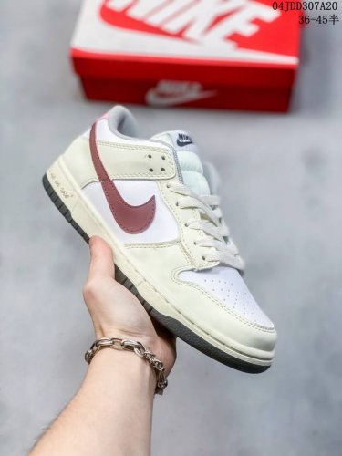 公司级带半码 耐克nike Sb Dunk Low 扣篮系列复古低帮休闲运动滑板板鞋。采用脚感柔软舒适zoomair气垫，有效吸收滑板等极限运动在落地时带来的冲