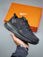 Nike Vomero 18 Zoomx Triple Black 佛莫罗18代系列低帮轻质厚底缓震公路透气休闲运动跑步鞋 全黑武士 Hm6803-005 尺码