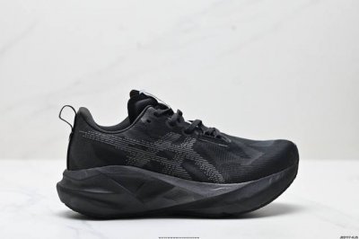 公司级Asics Novablast 5 Le轻量跑鞋 低帮轻量透气缓震休闲运动跑步鞋 Novablast 5 鞋款秉承 Asics 设计理念 尊重日本的“改善