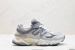 公司级new Balance Nb 9060 鞋款灵感源自设计师本人对夏日的怀日回忆。鞋面大身由空间双格及磨砂鞋面拼接而生，配以柔和、温暖的粉橘色调，夏日氛围拉