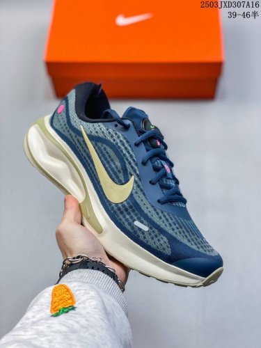 180 【公司级】耐克 Nike Journey Run 男子透气公路运动跑步鞋 厚底增高老爹鞋 搭载柔软厚实的 Comfiride 泡绵缓震配置，助你征服充满