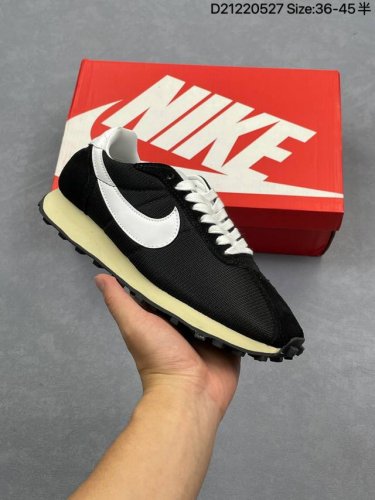nike Roshe Run Ld-1000 Action Green 本次联名双方选择了上世纪70年代的Nike Ld 1000复古跑鞋进行设计 设计上延续了