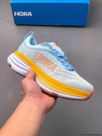 hoka One One M Bondi 8 低帮跑步鞋 Bondi在本季向前迈出了大胆的一步，采用更柔软、更轻的泡沫和全新，的加长后跟几何形状进行了重新设计。