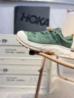 Hoka One One Tor Ultra Low 圆头减震耐磨低帮徒步鞋 #鞋款特别研发使用性能独特的几何形跑鞋中底，此种鞋底更厚、更高、回弹性也更好，除了