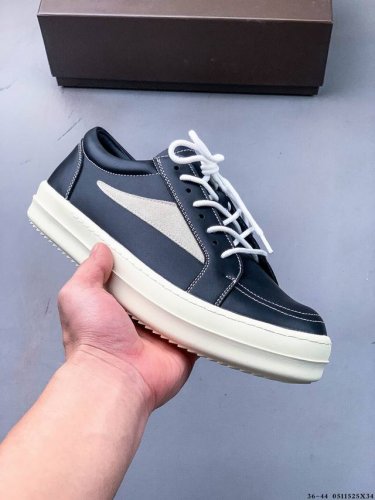 东莞代购级高定 Ro“侵权鞋”Rickowens 皮面黑色 年度“鞋王” 区分市面所有版本 纯手工打造纯原，非流水化作业的产物！ 尊崇欧文斯的理念，每一只都是独