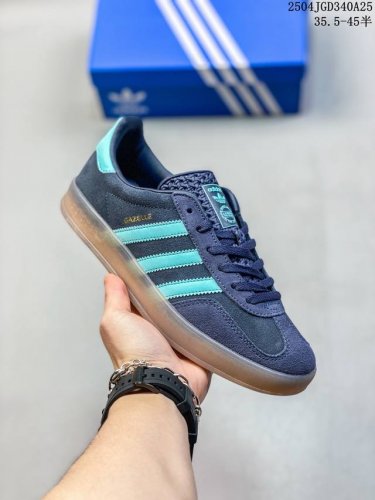 阿迪达斯 Adidas Handball Spezial 低帮三叶草学院风复古休闲板鞋 德训鞋 橡胶底柔软皮革经典运动鞋板鞋。圆头、缝合拼接设计、正面绑带、鞋舌