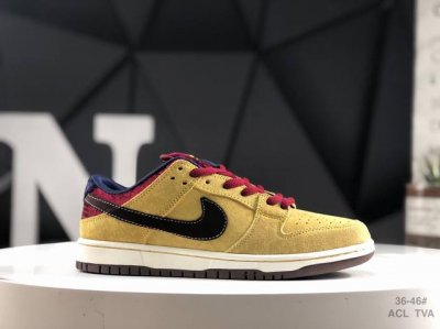 180 真标带半码耐克Nike Dunk Low 板鞋 Sb系列经典百搭休闲运动板鞋加厚鞋舌的填充，使舒适性大大提升，同时也更方便穿脱中底部分则加入了脚感柔软舒