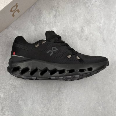 本地 核心私 On 昂跑 Cloudsurfer 2 低帮 黑色 舒适网布减震防滑耐磨长跑跑步鞋 稳健敏捷、功能多面，用轻量脚感和灵活反馈，助力跑步训练和运动健