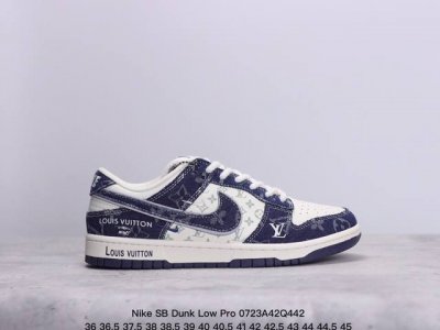 耐克nike Sb Dunk Low Pro 复古低帮 真标 休闲运动滑板板鞋。采用脚感柔软舒适zoomair气垫，有效吸收滑板等极限运动在落地时带来的冲击力，