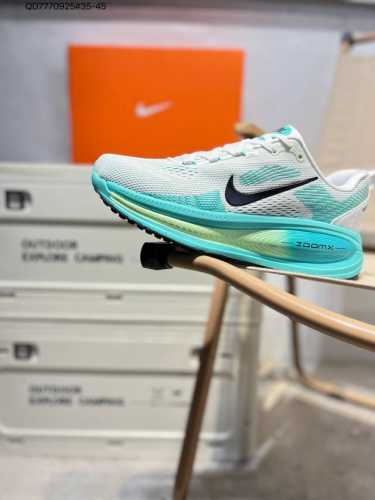 230 Nike Vomero 18 耐克 舒适减震防滑 低帮跑步鞋 全掌Reactx泡绵中底 前掌和后跟还配备了Air Zoom气垫单元 据说跑起来更快更舒适