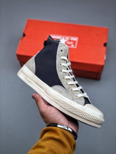 匡威真香系列 Converse匡威Fog最强平替来了，与Fog相同的鞋带设计，帆布和麂皮的拼接也是满满的高级感，奶香奶香的 上脚巨好看。 尺码：35-44 带半