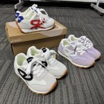亚瑟士 Loewe罗意威联名款 Size：26-37码 经典亚瑟士系列 优质网面拼接，质感满满 低帮款式 透气又舒适 魔术贴设计，穿脱超方便