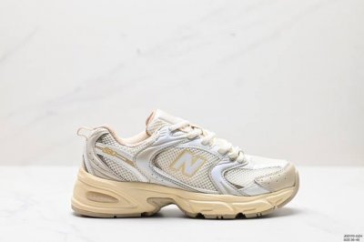真标新百伦nb New Balance Mr530系列复古老爹风网布跑步休闲运动鞋 小众老爹鞋 New Balance 530系列鞋款最早风靡于 2000 年初