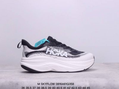 公司级小红书推荐m Skyflow 全新配色 这个品牌来自于新西兰的毛利语，Hoka表示大地，One One表示飞越，连起来就是飞越地平线，One One不是读