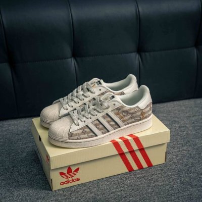 核心私 阿迪达斯Adidas三叶草 Originals Superstar贝壳头系列低帮经典百搭休闲运动板鞋 货号 Jy8920 尺码 36 36.5 37.5