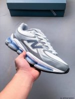 集图 新百伦 New Balance Nb U 0Ea 运动跑步鞋。此复刻经典鞋款，加入当下大热的户外元素，以曾经篮球鞋款型式样加以打造鞋款造型。编织鞋带以及加