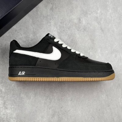 本地 核心私 公司级耐克Nike Air Force 1“07空军一号低帮百搭休闲运动板鞋 柔软、弹性十足的缓震性能和出色的中底设计，横跨复古与现代的外型结合，