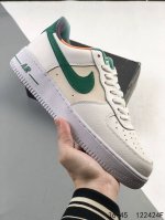 耐克nike Air Force 1 Low 空军一号 低帮百搭休闲运动板鞋 柔软、弹性十足的缓震性能和出色的中底设计，横跨复古与现代的外型结合，造就出风靡全球