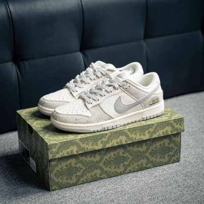 Nike Dunk 全套原楦原模倾力打造完美版型 独家原厂航空铝磨具打磨大底 鞋头坡度极致还原 无解鞋型 原盒原配 圈内天花板工艺 原厂冲刀 超高清洁度 全鞋零