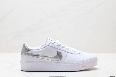 公司级Nike耐克Court Shot男子运动鞋春季透气轻便运动板鞋 经典网眼 橡胶鞋底 皮面的材质 包裹感很强 但鞋底偏硬 适合日常通勤穿搭 该鞋型延续了传统