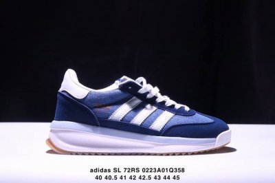 Adidas Originals Sl 72Rs 超轻便透气复古慢跑鞋 鞋头的设计饱满圆润 鞋面是翻毛皮和尼龙材质结合 上脚舒适柔软 橡胶大底非常耐磨防滑 包裹