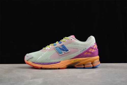 270 New Balance 1906系列复古老爹风休闲运动慢跑鞋 M1906Rkl #采用轻质牛剖革拼接透气网眼衬垫织物鞋面材质 T-Beam大底提供足步弓