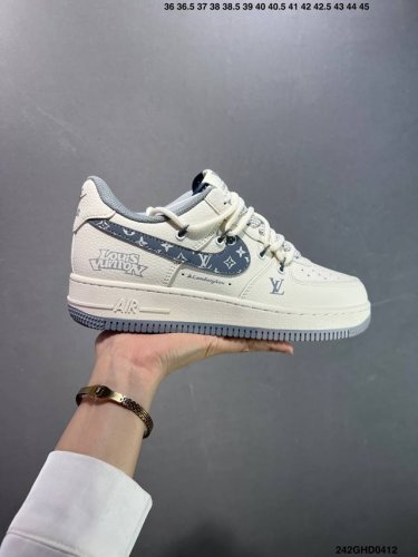公司级Nk Air Force 1′07 Low 空军一号低帮百搭休闲运动板鞋 Df0188-042 柔软、弹性十足的缓震性能和出色的中底设计 横跨复古与现代的