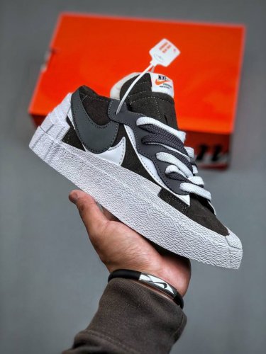 联名日式解构美学品牌sacai X Nike Blazer Low 重叠设计前卫开拓者低帮百搭板鞋 Sacai X Nike 全新双配色blazer Low 即