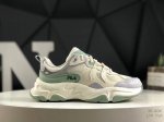 Fila 斐乐百年运动时尚品牌Fla创建于1911年意大利Biella小镇，是Fila兄弟创立的一家纺织和针织的服装品牌。百年来，Fla已经成长为世界知名运动品