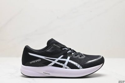公司级asics 亚瑟士magic Speed 3稳定跑鞋鞋面采用双层提花网面设计，提高包裹性和透气性，后跟搭载稳定系统科技t-Gel提升整体支撑力和结构感，减