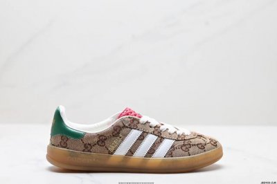 真标Gucci X Adidas Originals Gazelle Indoor 三叶草休闲防滑耐磨低帮板鞋 官方货号:726487 Aaa43 9547 尺