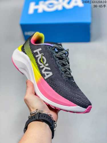 hoka One One独特的竞训鞋,主打舒适软弹hokamach马赫6#竞速跑鞋 Hoka Mach 6 轻盈且富有弹性的舒适感！迄今为止最轻量灵敏的mach