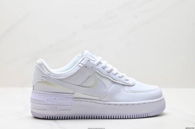 公司级Nike Wmns Air Force 1 Shadow 马卡龙军空一号轻增量高低帮搭百板鞋 为典经设计注玩入味元素 分层构结 大加中及底双重品牌标志 充
