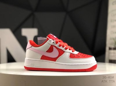 耐克 Nk Air Force 7 Low 空军一号低帮休闲板鞋 原楦头原纸板 原装鞋盒 定制五金配件 内置全掌气垫 原厂鞋底 货号：Ci0919 尺码：如图所