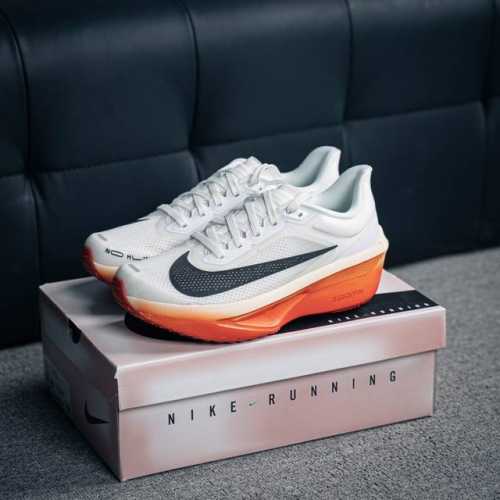 核心私 Nike Zoom Fly 6 Ek 耐克超弹轻盈跑步鞋 #鞋款搭载 Flyknit 材料 打造出众弹性 易于穿脱。采用React技术 轻盈耐穿泡绵打造