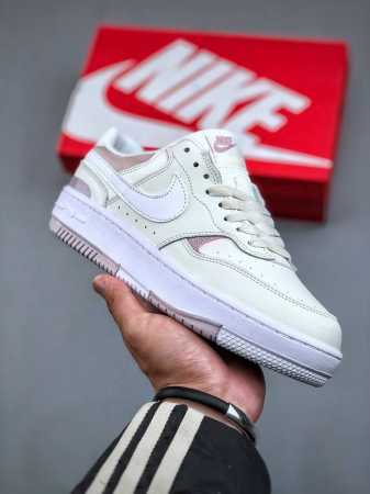 Nike Gamma Force 复古运动休闲厚底低帮板鞋此款鞋采用近几年比较流行的版型设计，外观时尚大气，鞋底采用耐磨的材质，穿上它，让您在平时生活和工作中都 - 点击图像关闭