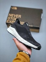 The North Face Cedar Measa 北面系列轻便套袜式一脚蹬跑鞋 户外运动抓地耐磨休闲鞋 飞织鞋面透气性强 贴脚舒适度极好 ，超级减震抗疲劳舒