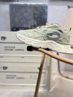 Ocai Retro 复古老爹鞋潮流品牌 Ocai 首款面包鞋 Ocai Oc_O1 于文文、满舒克、Macovaseas 等明星纷纷上脚，做工用料都非常精致独