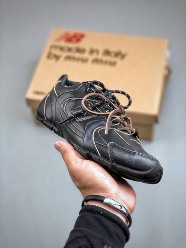 意大利奢侈品牌 缪缪miu Miu X Nb新百伦new Balance 530 Sl Leather Sneakers系列低帮经典复古休闲运动慢跑鞋 尺码：3
