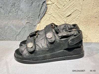 新品上市实拍 小红书爆款 香奈儿 明星同款 新款时尚百搭休闲款 鞋面走线精整 清晰质感 原单品质 采用家族工艺 高端时尚 简约大气 防滑舒耐磨休闲鞋Qwldaa